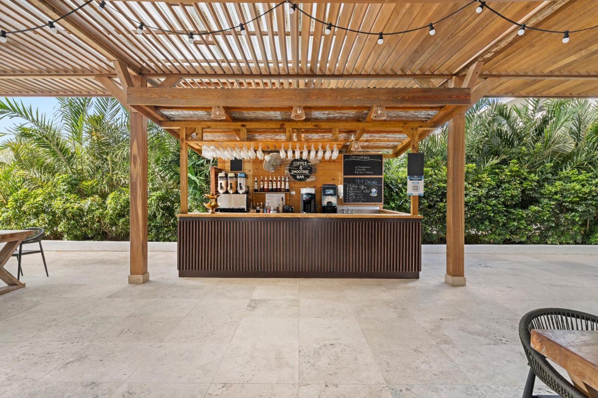The Rif At Mangrove Beach Corendon All-Inclusive, Curio By Hilton Willemstad Exterior foto