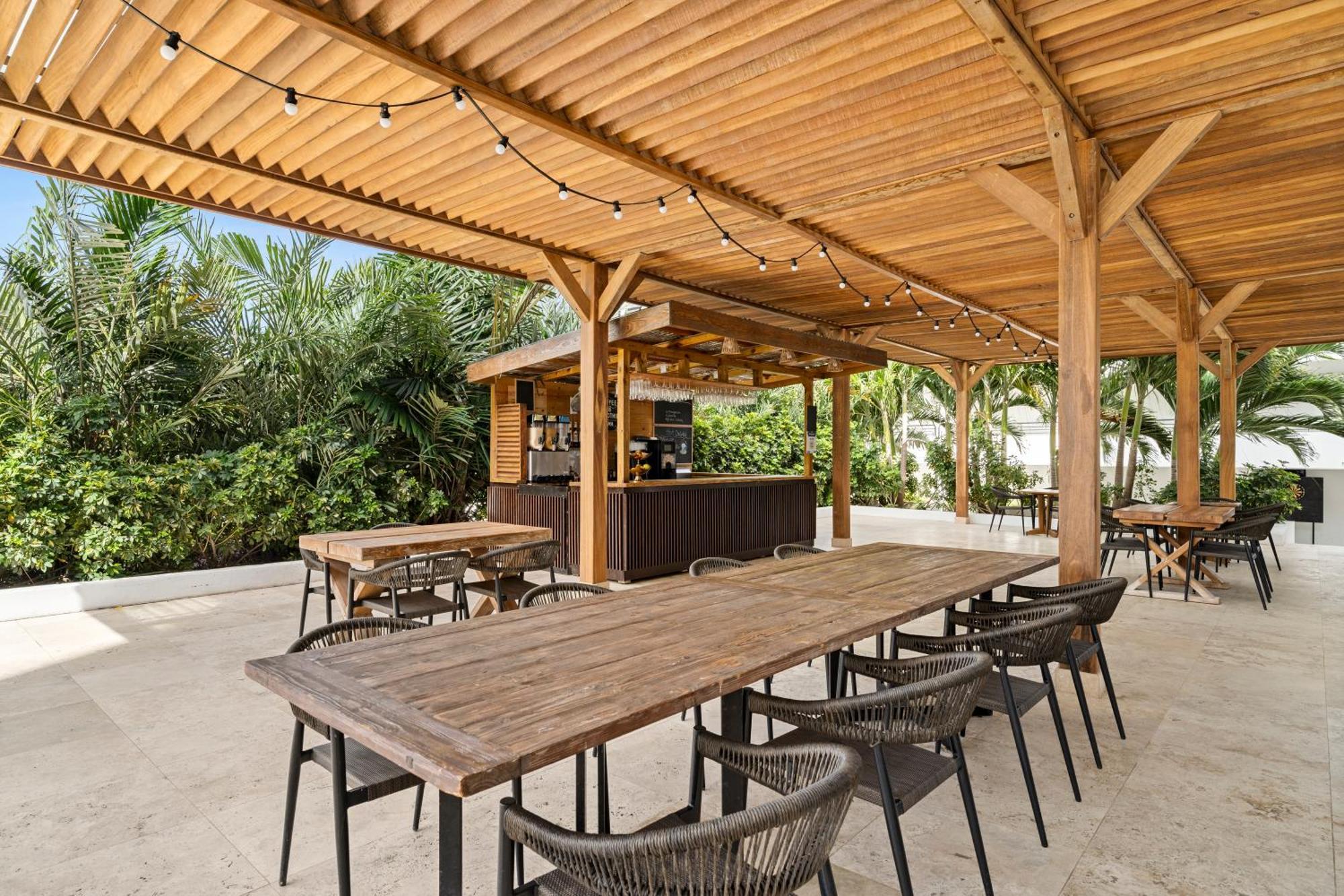 The Rif At Mangrove Beach Corendon All-Inclusive, Curio By Hilton Willemstad Exterior foto