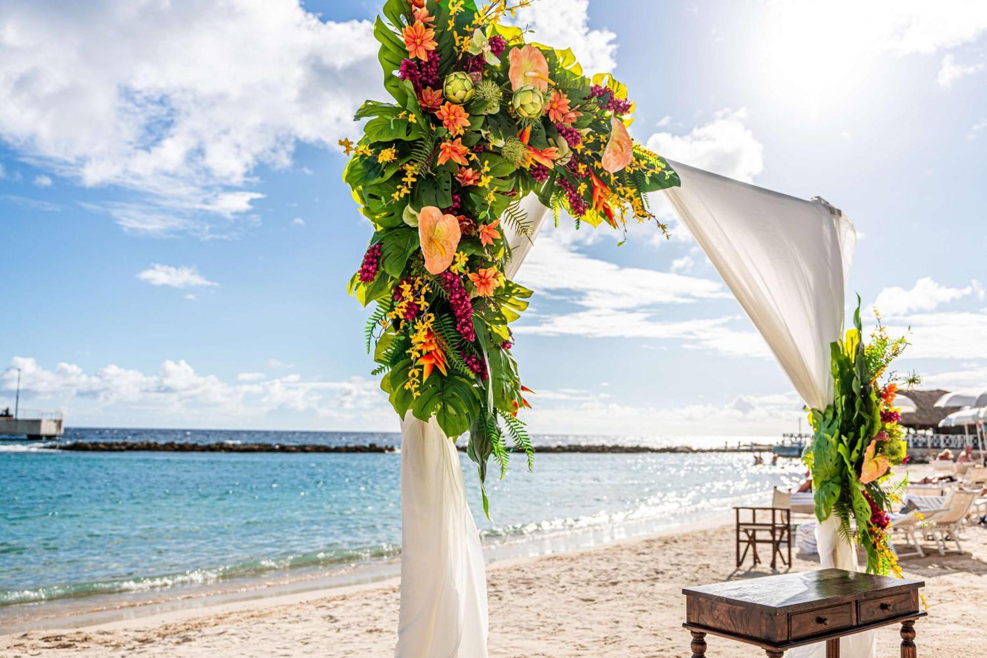 The Rif At Mangrove Beach Corendon All-Inclusive, Curio By Hilton Willemstad Exterior foto